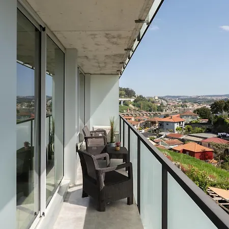 Hostwise - Modern Flat W/ Balcony, Garage & Pool Διαμέρισμα