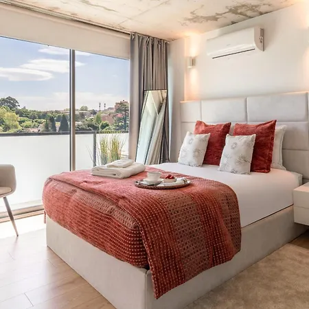 Hostwise - Modern Flat W/ Balcony, Garage & Pool Διαμέρισμα *