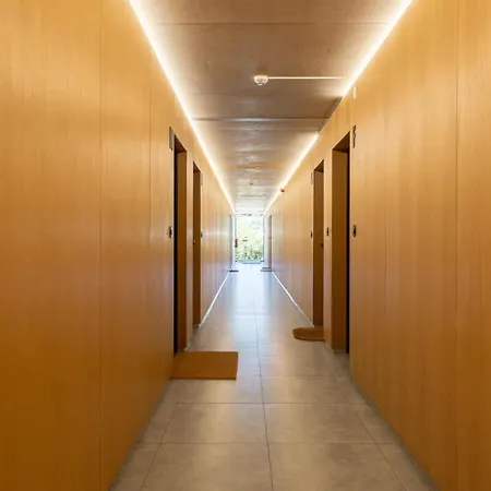 Hostwise - Modern Flat W/ Balcony, Garage & Pool * Βίλα Νόβα ντε Γκάια