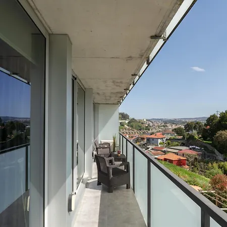 Hostwise - Modern Flat W/ Balcony, Garage & Pool Διαμέρισμα Βίλα Νόβα ντε Γκάια
