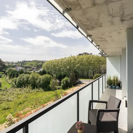 Διαμέρισμα Hostwise - Modern Flat W/ Balcony, Garage & Pool *