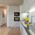 Hostwise - Modern Flat W/ Balcony, Garage & Pool Apartmán Vila Nova de Gaia