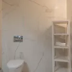 شقة Hostwise - Modern Flat W/ Balcony, Garage & Pool *