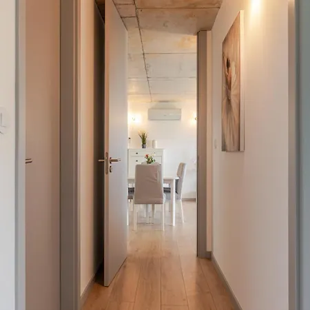 Hostwise - Modern Flat W/ Balcony, Garage & Pool Apartmán Vila Nova de Gaia