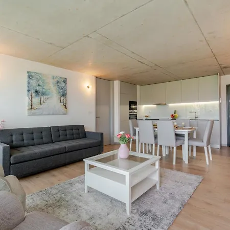 Hostwise - Modern Flat W/ Balcony, Garage & Pool Βίλα Νόβα ντε Γκάια