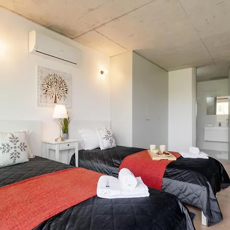 Appartement Hostwise - Modern Flat W/ Balcony, Garage & Pool Vila Nova de Gaia