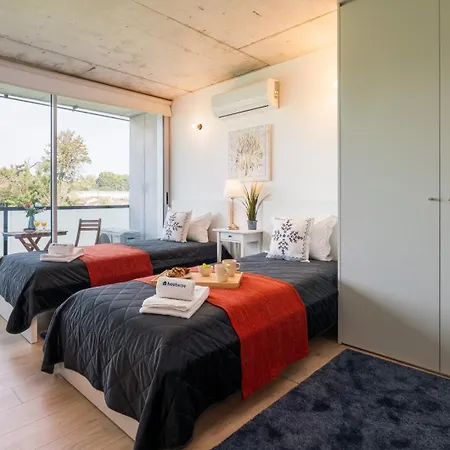 Hostwise - Modern Flat W/ Balcony, Garage & Pool *